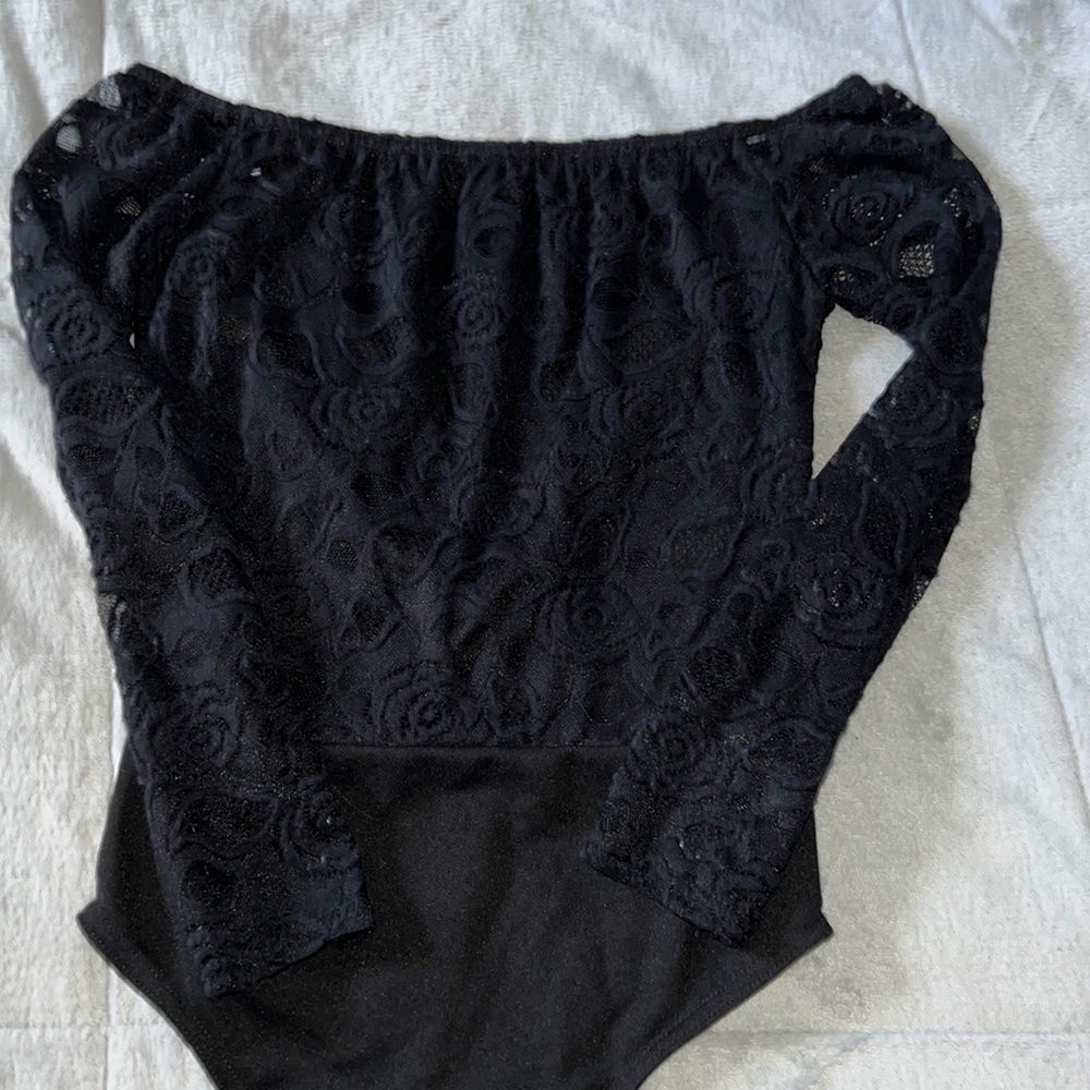 BooHoo size US 4 mesh lace sleeve body suit - worn twice